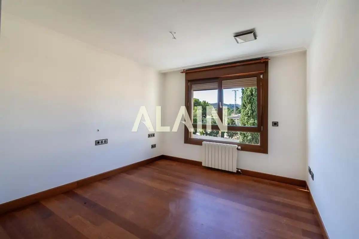 Habitación de Casa o chalet en venta en L'Alfàs del Pi con Calefacción, Jardín privado y Terraza