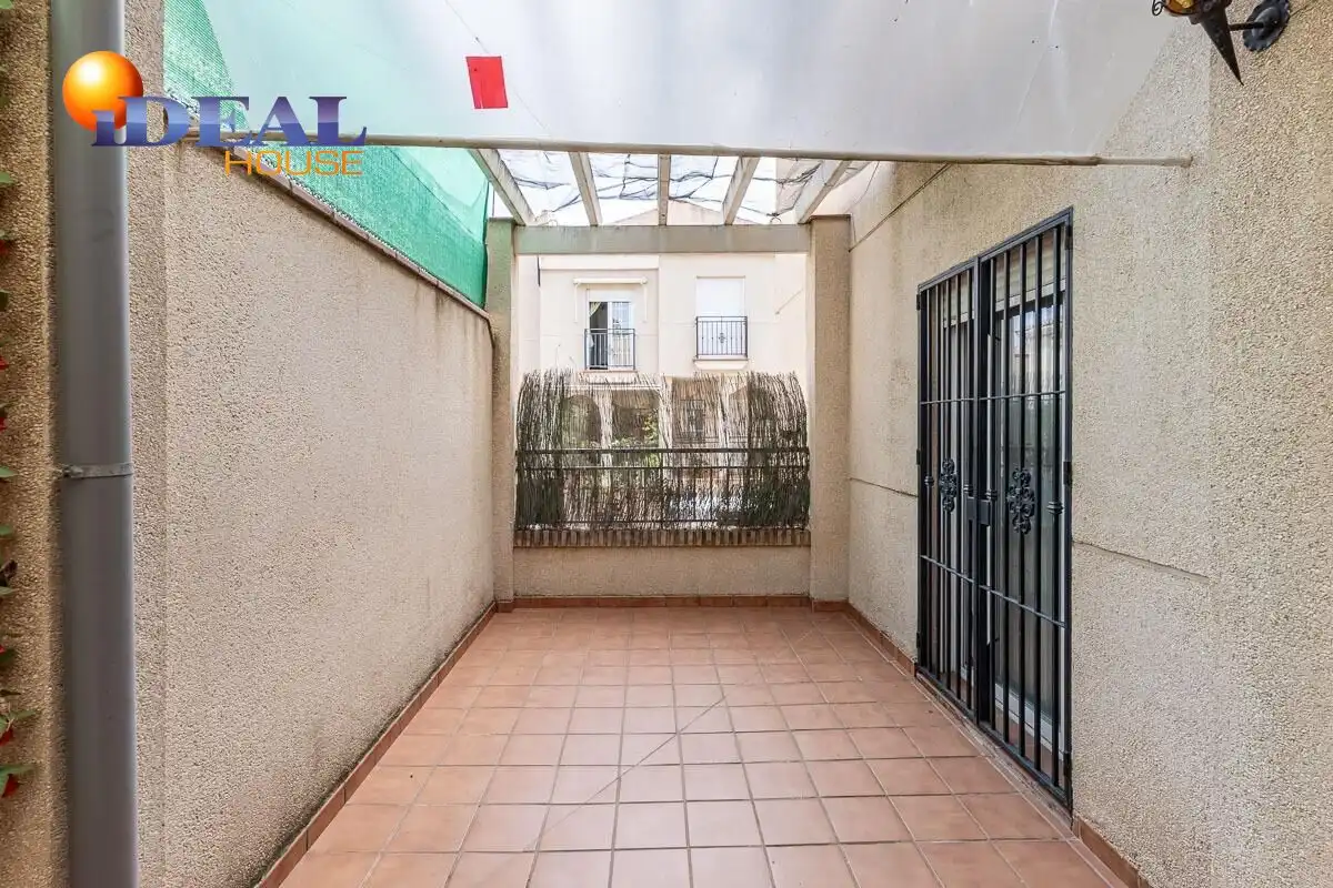 Casa aparellada amb terrassa en venda a Camino CEMENTERIO, imagen 11