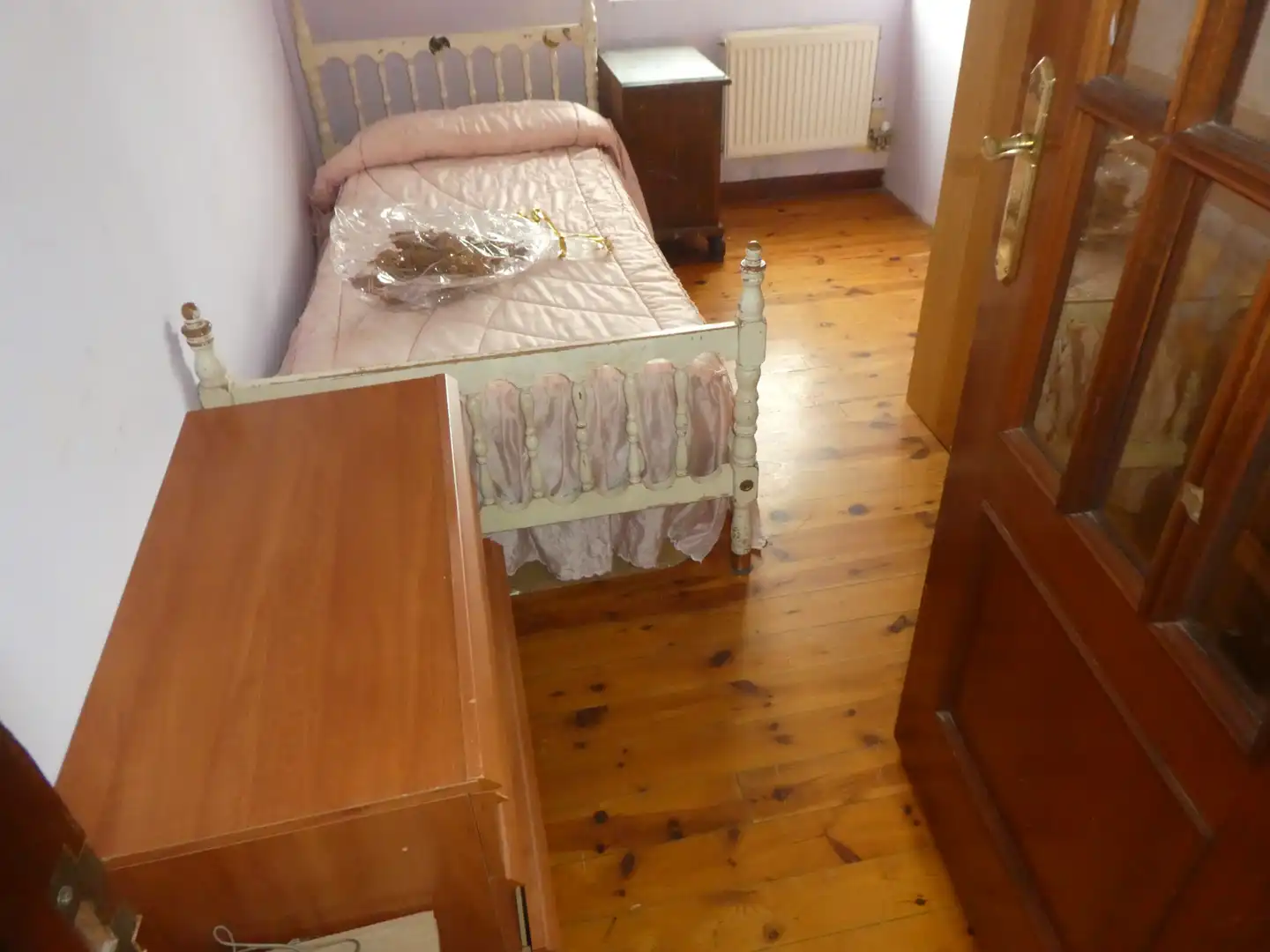 Dormitori de Pis en venda en Burgos amb Calefacció, Parquet i Moblat