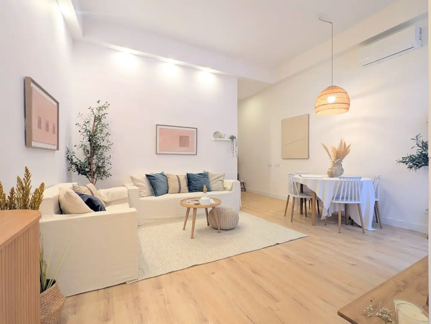 Sala de estar de Casa adosada en venta en Mataró con Aire acondicionado, Calefacción y Parquet