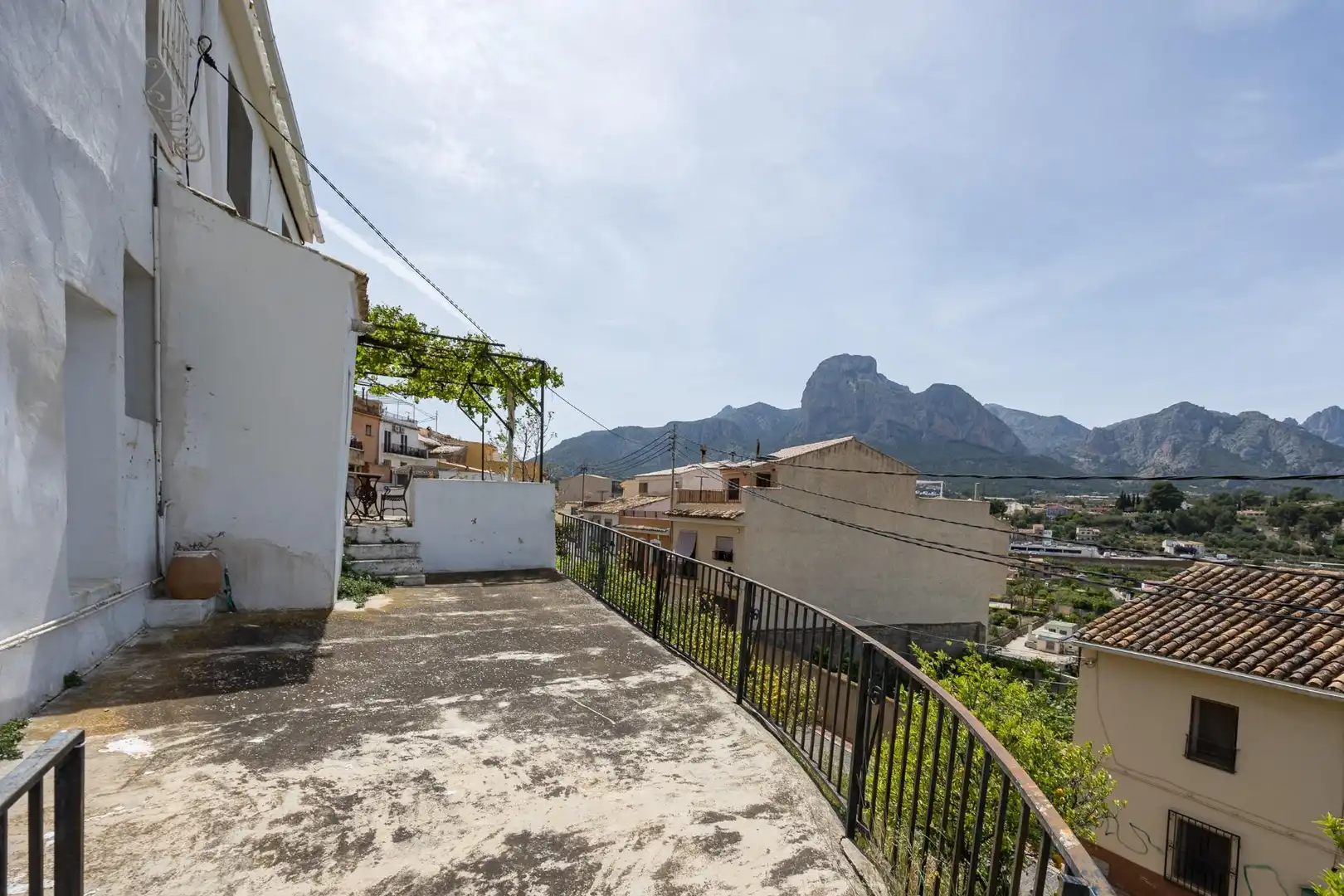 Vista exterior de Finca rústica en venda en Polop amb Traster