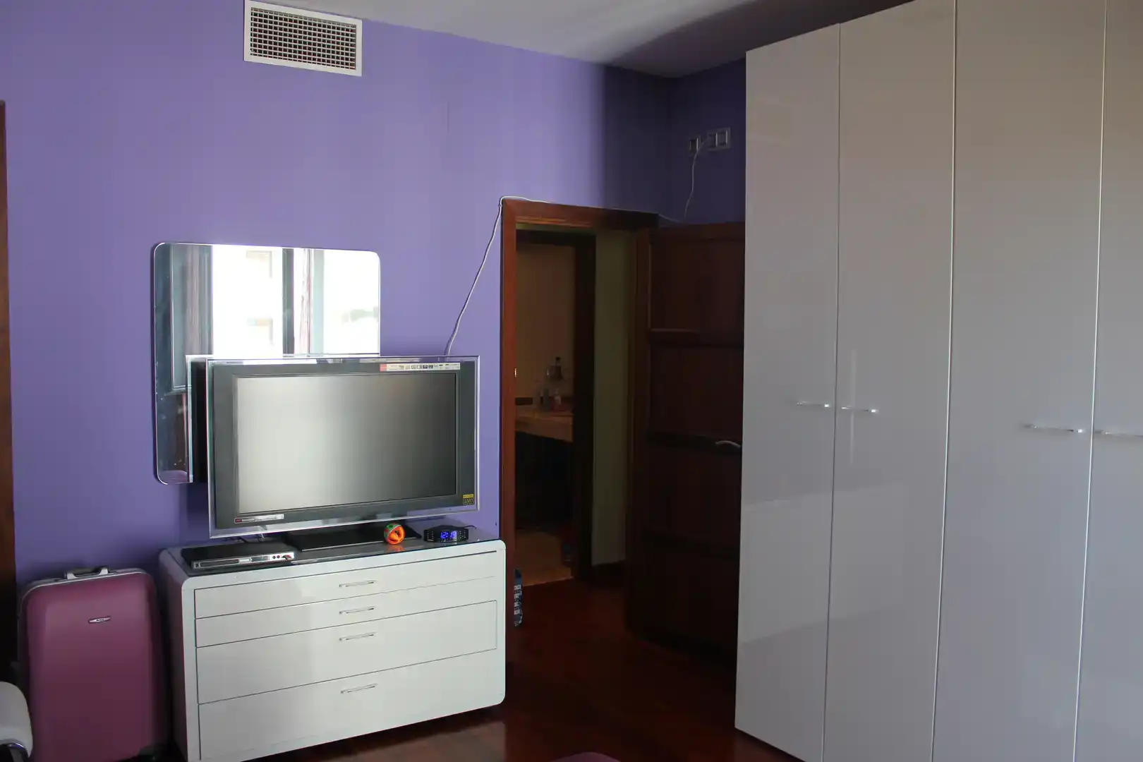 Habitación de Piso en venta en  Sevilla Capital con Aire acondicionado y Piscina