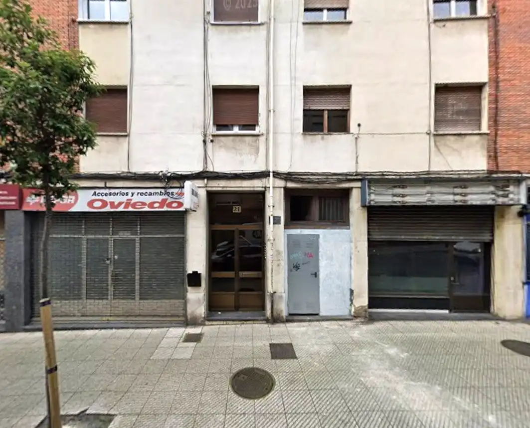 Vista exterior de Piso en venta en Oviedo 