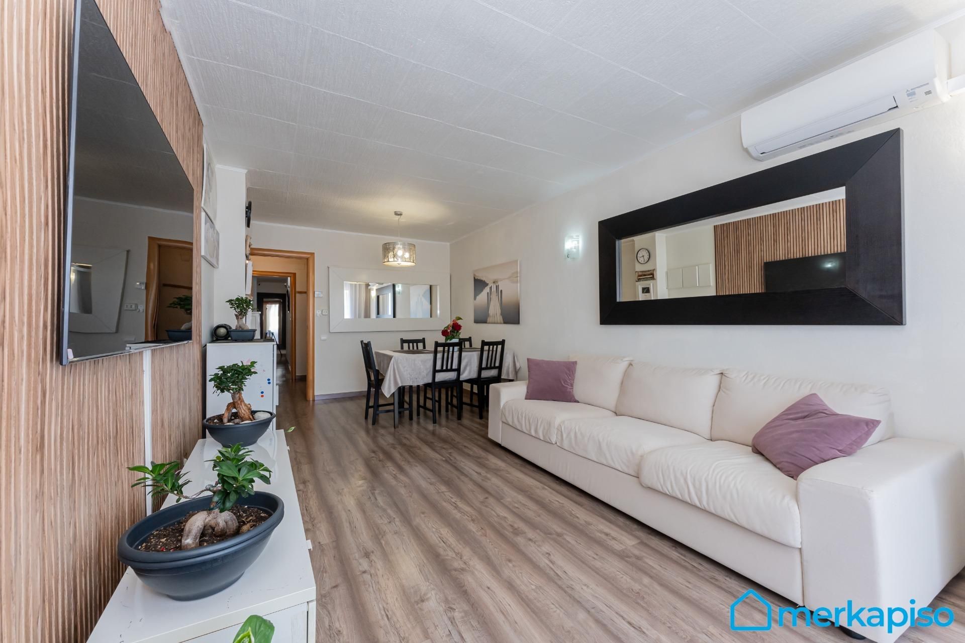 Living room of Flat for sale in Viladecans  with Terrace and Balcony