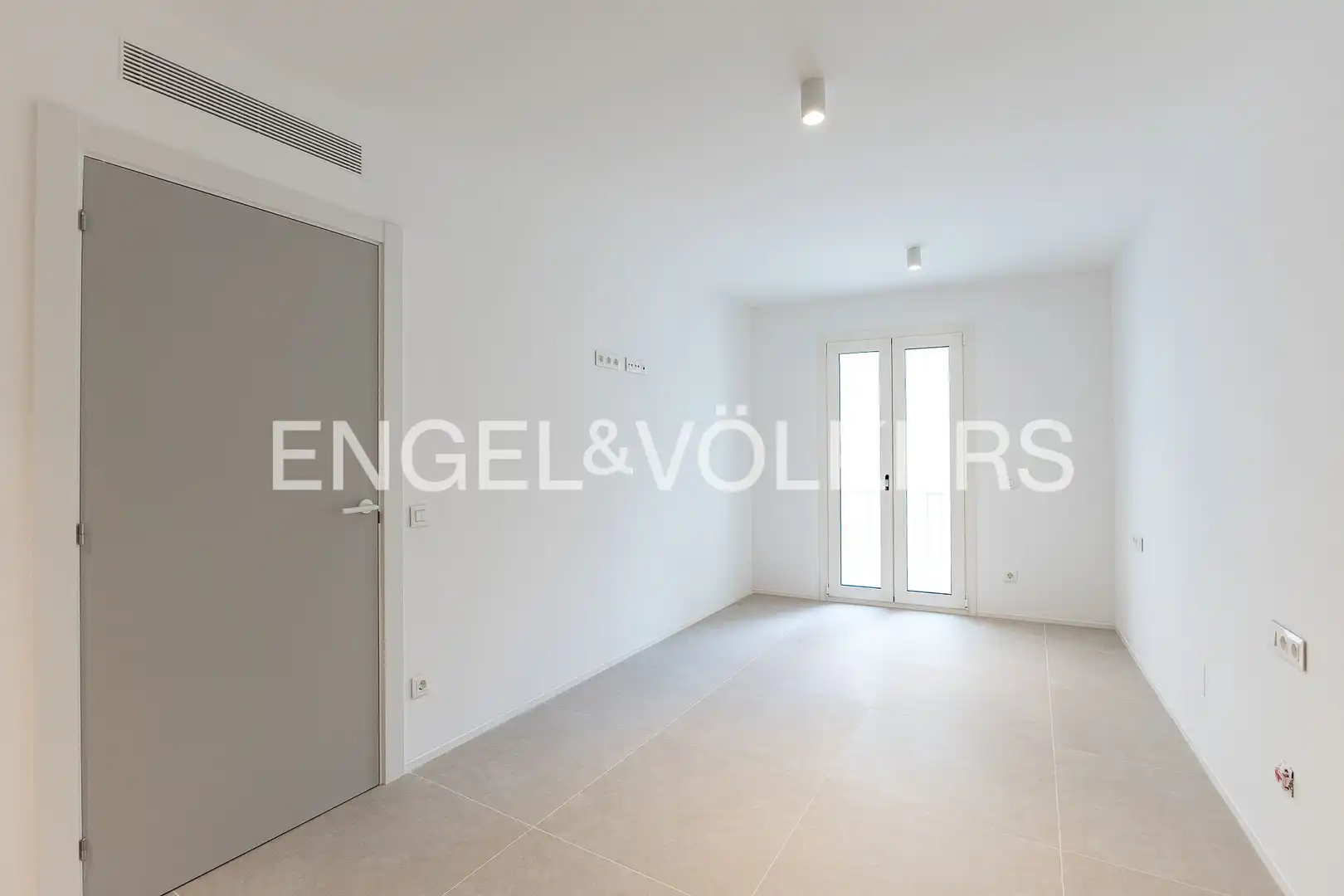 Wohnung zum Verkauf in L'Hospitalet de Llobregat mit Klimaanlage, Heizung und Terrasse