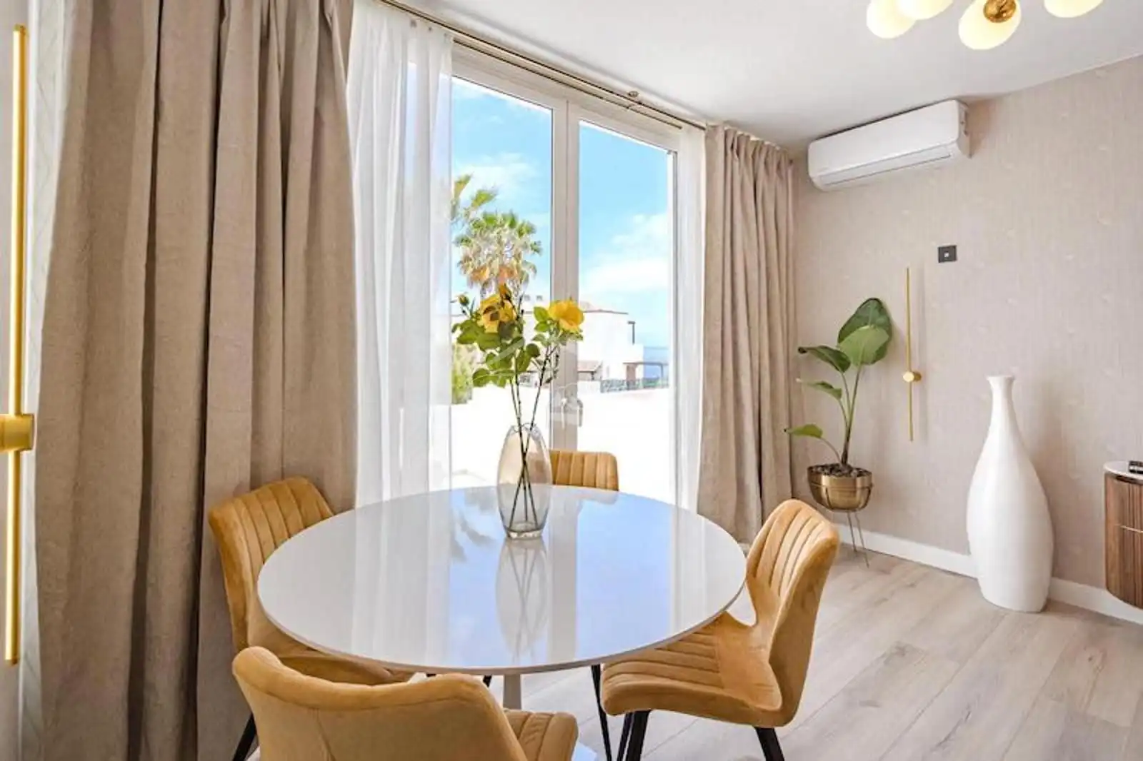 Comedor de Dúplex en venta en Adeje con Aire acondicionado, Parquet y Terraza