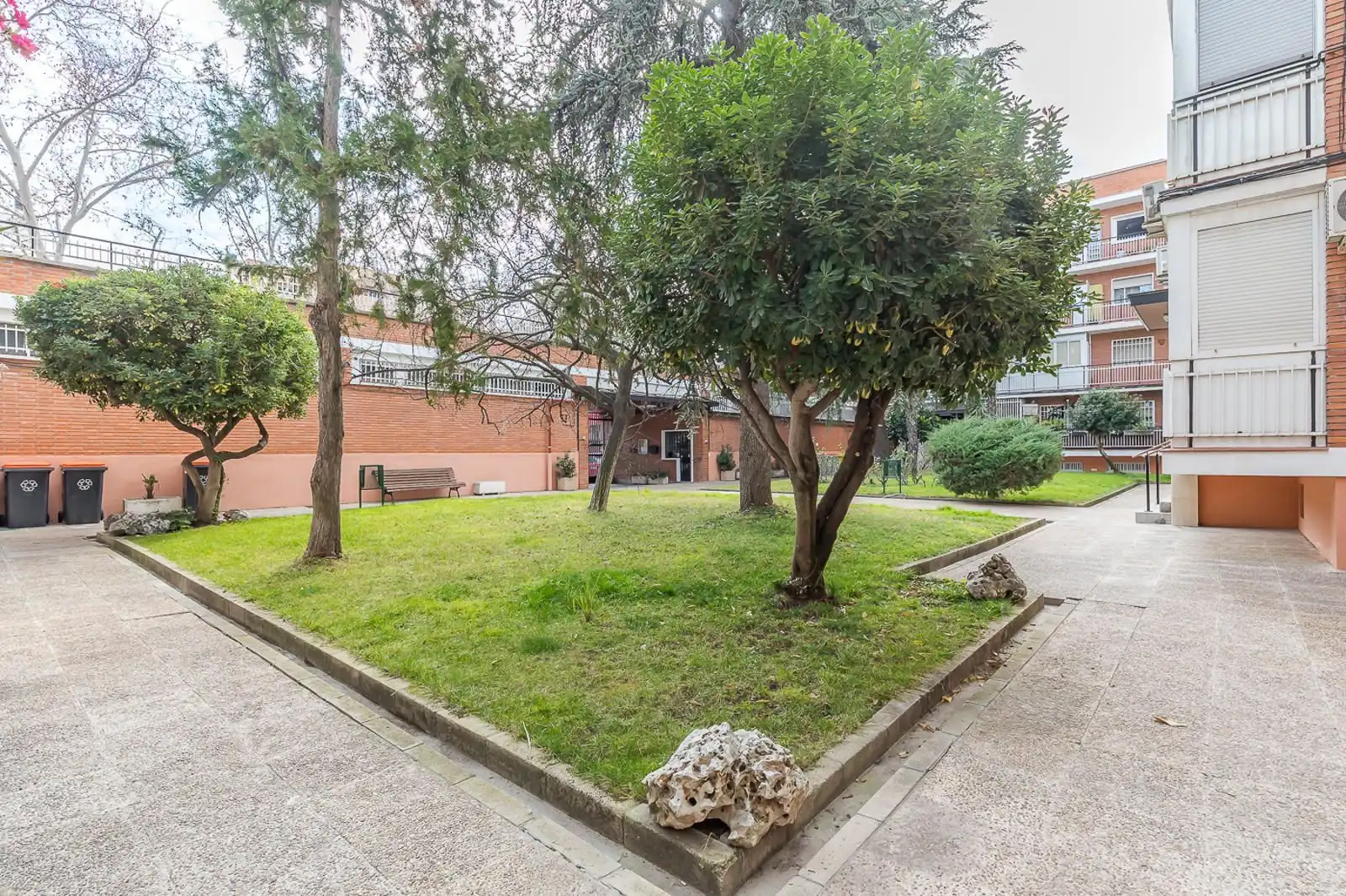 Exterior view of Flat for rent in Madrid  with Air Conditioner
