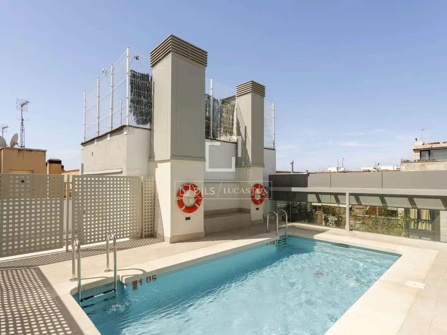 Swimming pool of Flat for rent in Madrid  with Air Conditioner, Heating and Parquet flooring