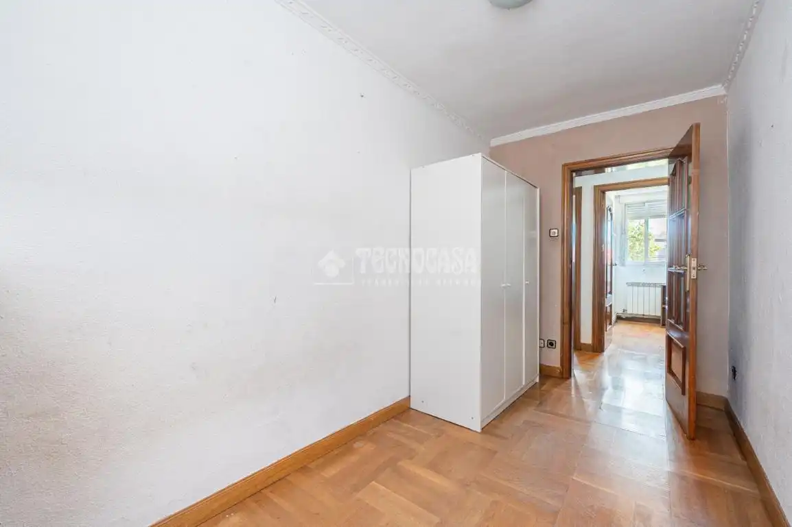 Habitación de Piso en venta en Madrid con Calefacción y Trastero