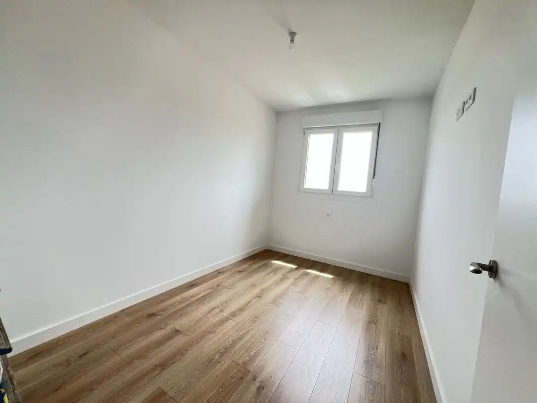 Schlafzimmer von Wohnung zur Miete in Siero mit Klimaanlage, Heizung und Terrasse