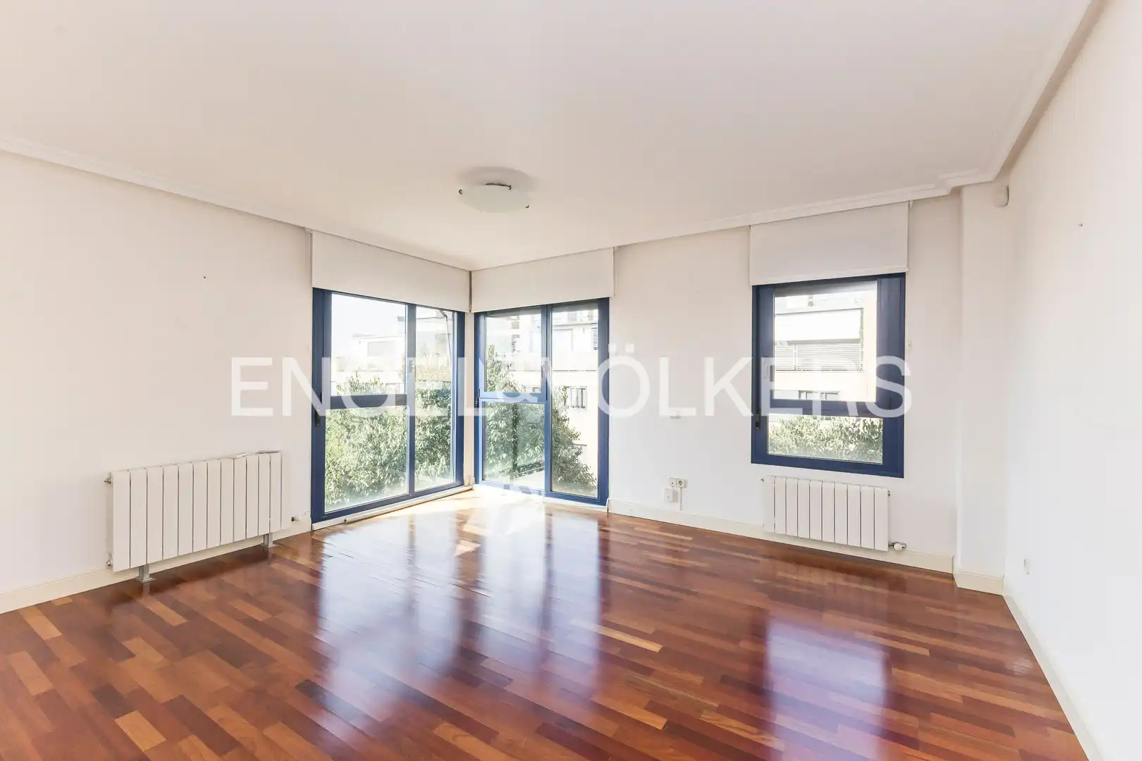 Living room of Flat for sale in Madrid  with Air Conditioner, Heating and Swimming Pool