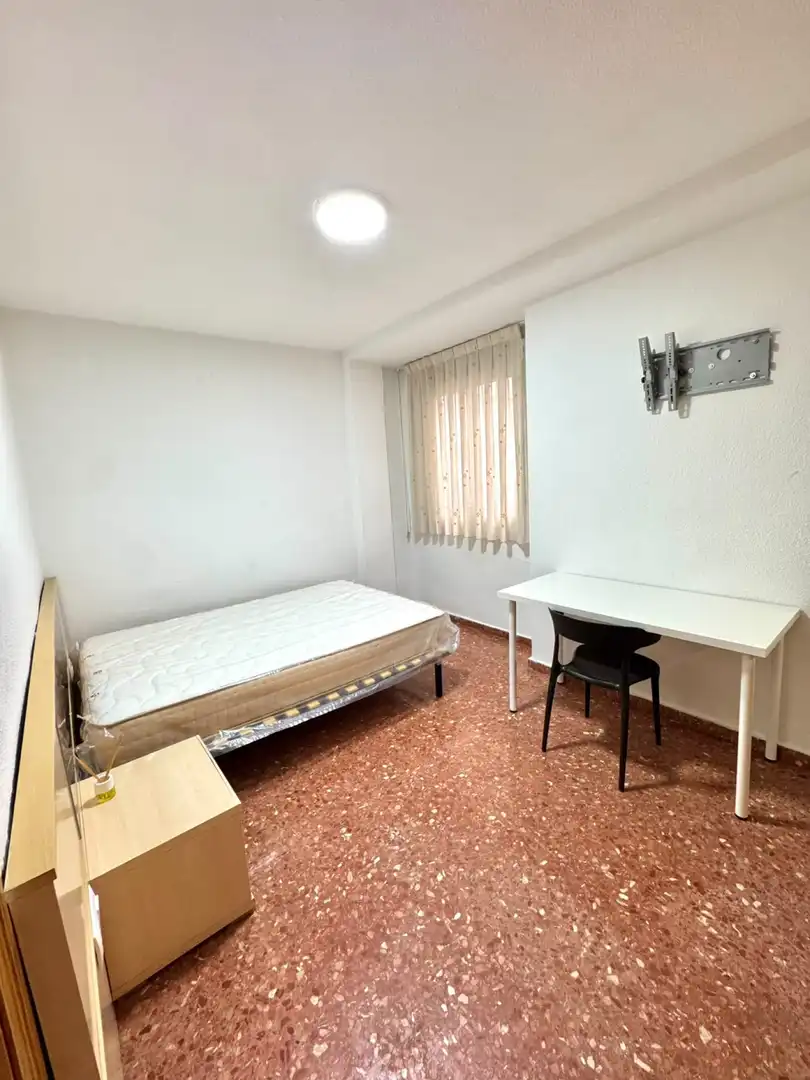 Piso con terraza en alquiler en Valencia - CL BARCO, imagen 13