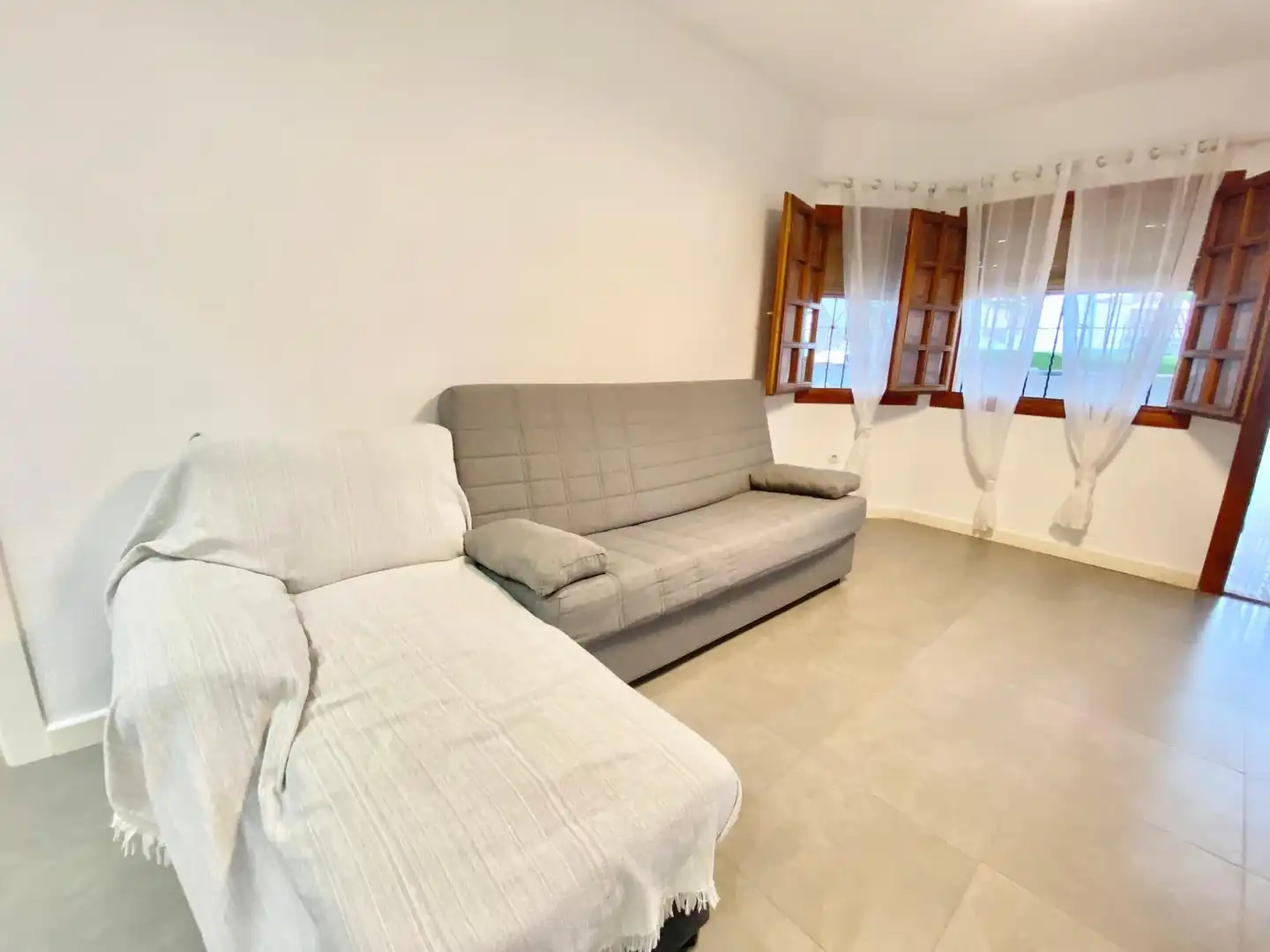 Sala de estar de Estudio de alquiler en Pilar de la Horadada con Calefacción, Amueblado y Horno