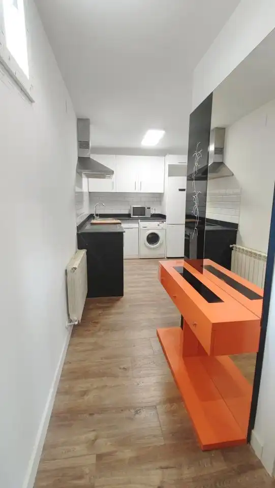 Cocina de Piso en venta en Mieres (Asturias) con Calefacción, Parquet y Trastero