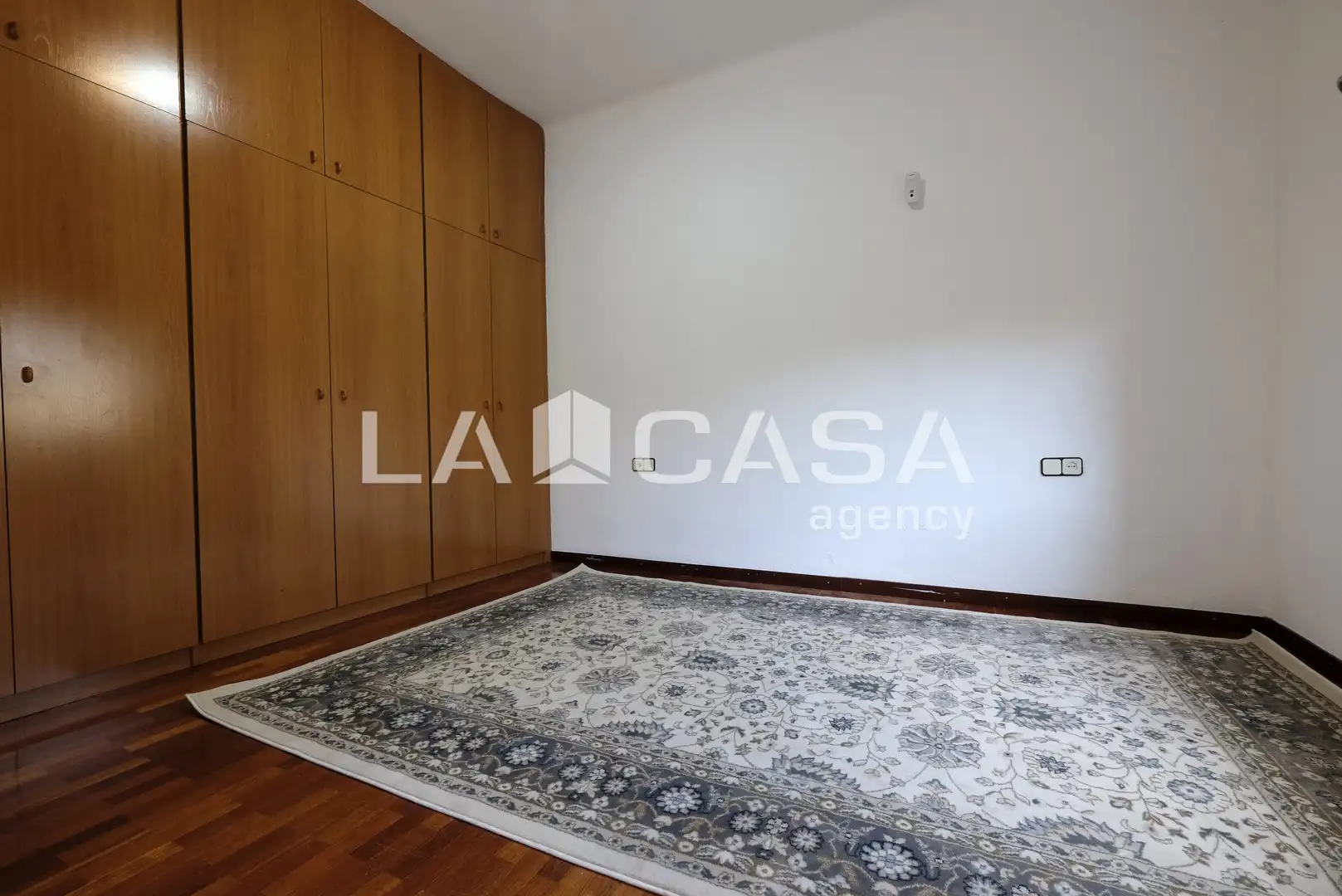Piso en venta en Barcelona con Calefacción y Balcón