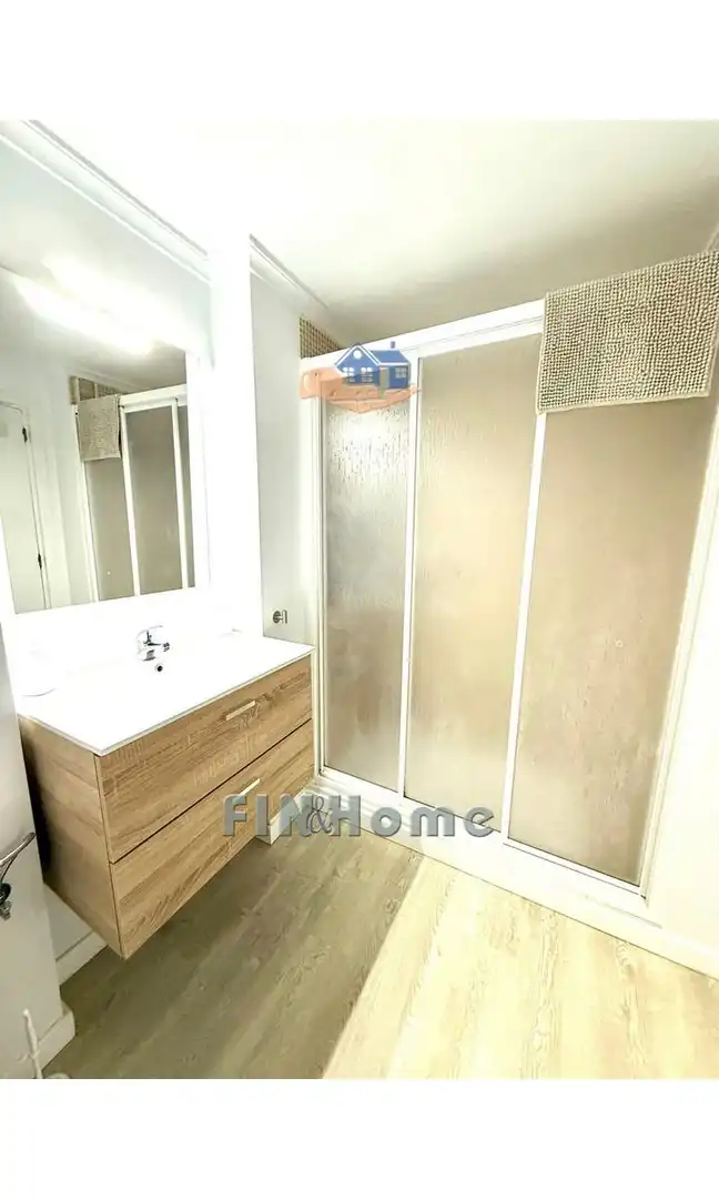 Baño de Piso de alquiler en Sevilla con Aire acondicionado, Amueblado y Balcón