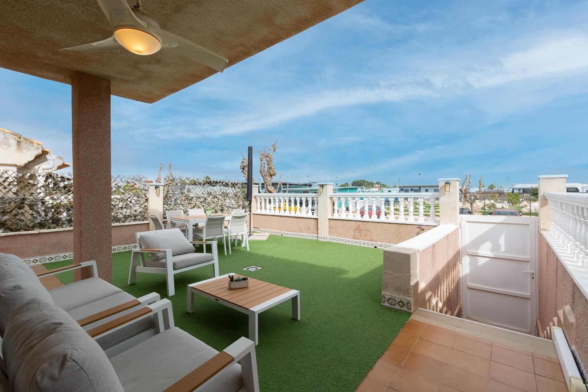 Terrassa de Casa o xalet en venda en Los Alcázares amb Aire condicionat, Jardí privat i Terrassa