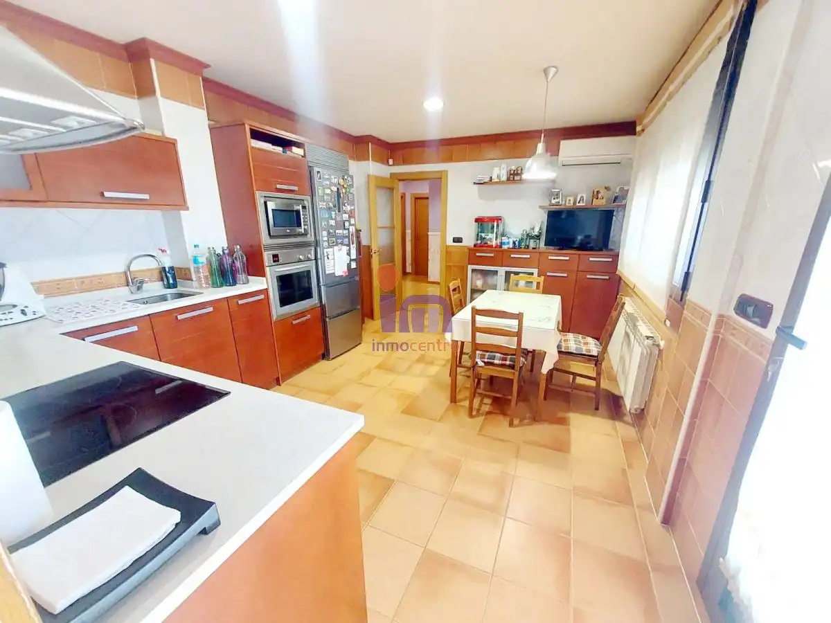 Chalet con piscina en venta en Valdepeñas, imagen 6