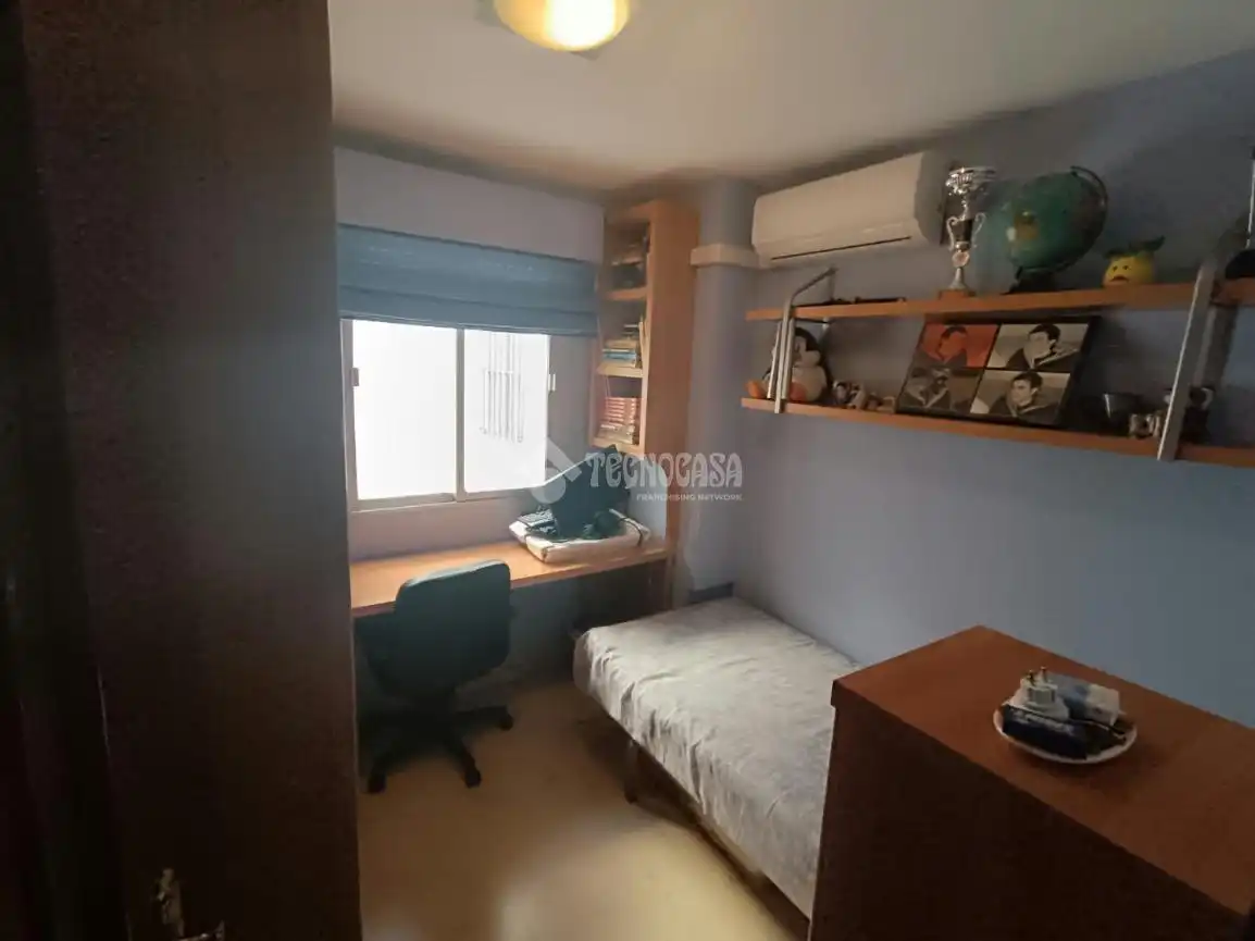 Dormitori de Dúplex en venda en Sevilla amb Aire condicionat, Terrassa i Moblat