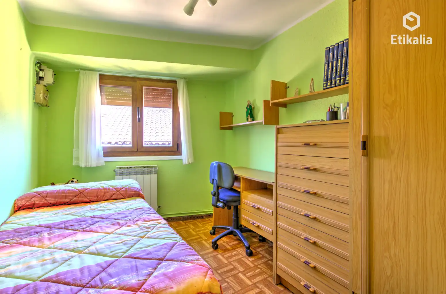 Schlafzimmer von Wohnung zum Verkauf in Vitoria - Gasteiz mit Heizung und Abstellraum