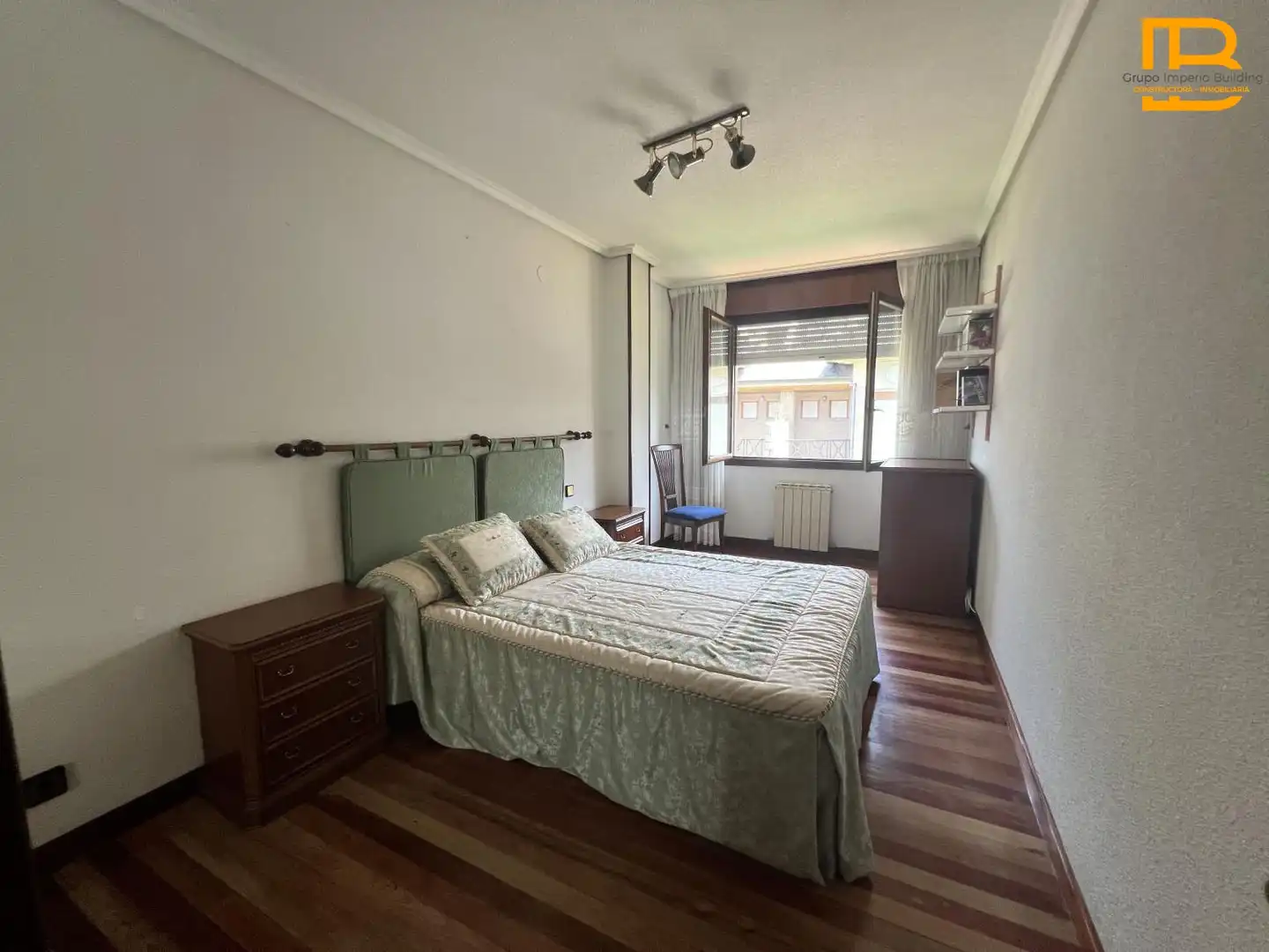 Dormitori de Casa o xalet en venda en Laredo amb Calefacció, Terrassa i Traster