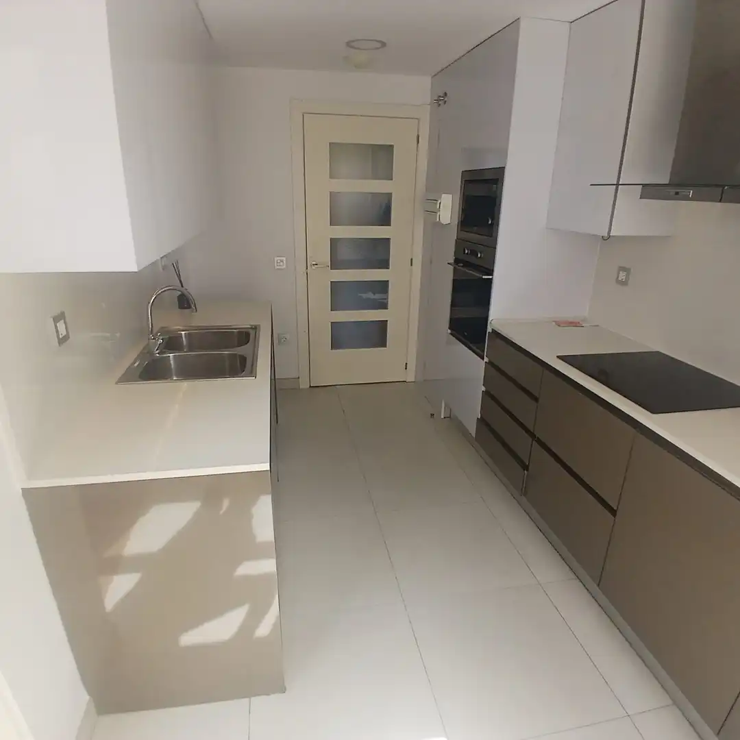 Kitchen of Flat for sale in Terrassa  with Air Conditioner, Heating and Oven