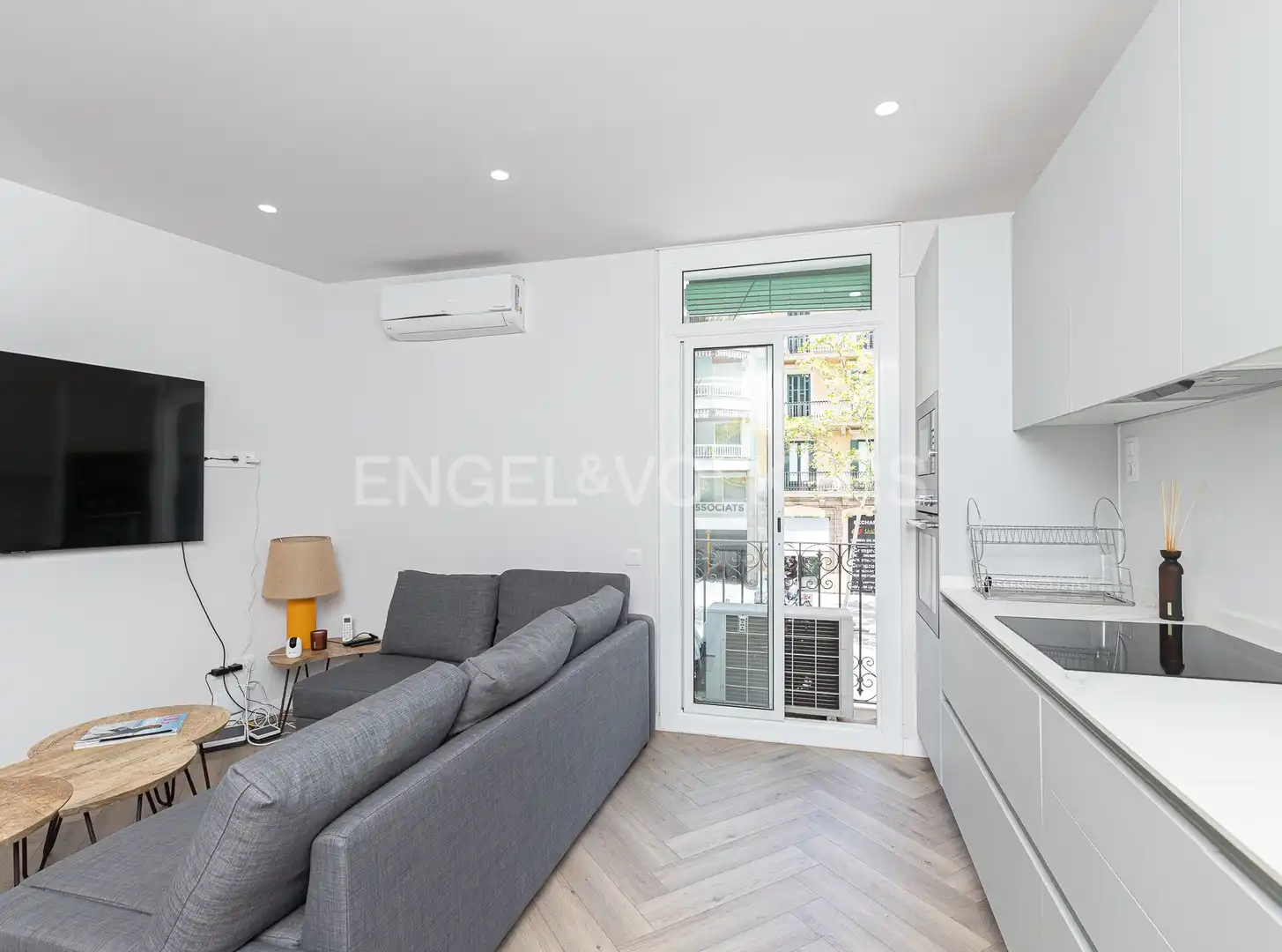 Living room of Flat for rent in Barcelona  with Air Conditioner, Heating and Parquet flooring