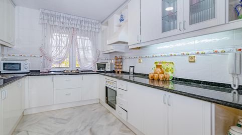 Foto 5 de Casa o xalet en venda a Mulhacen, Altos de la Zubia, La Zubia