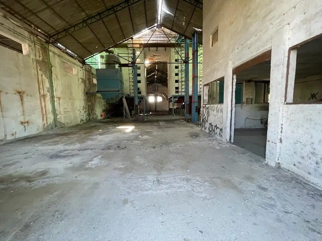 Industrial buildings for sale in Galisteo