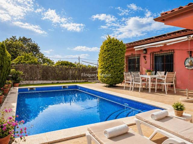 Casa-chalet en Venta en Calle Dalma i Bernat en Sa Riera - Sa Fontansa