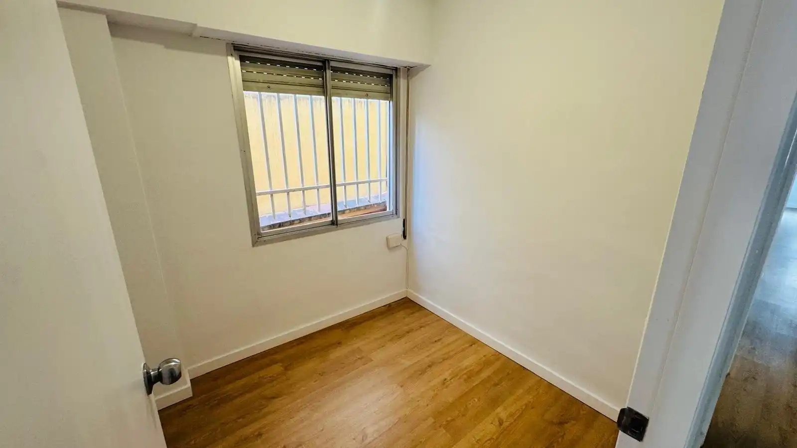 Bedroom of Flat for rent in Valencia  with Air Conditioner, Parquet flooring and Terrace