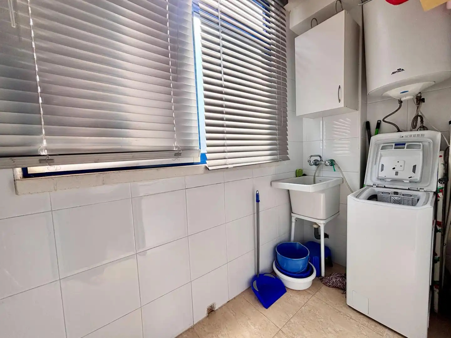 Bathroom of Flat for rent in Guardamar del Segura  with Air Conditioner, Heating and Furnished