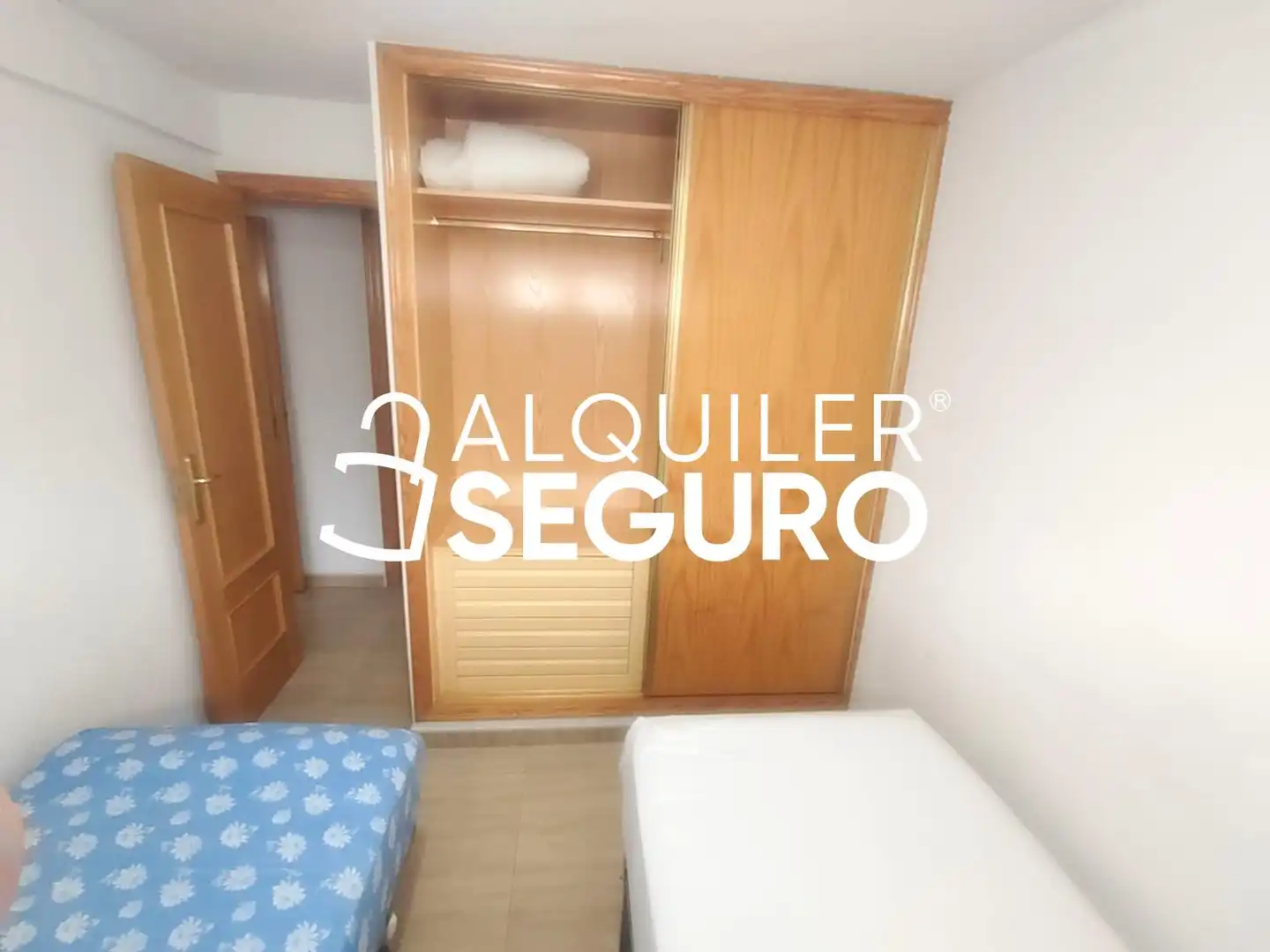 Habitación de Piso de alquiler en Benidorm con Aire acondicionado, Terraza y Amueblado