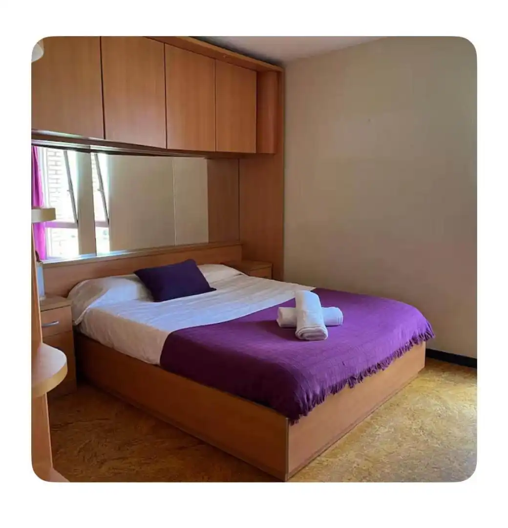 Habitación de Piso de alquiler en Torrelavega  con Calefacción, Parquet y Amueblado