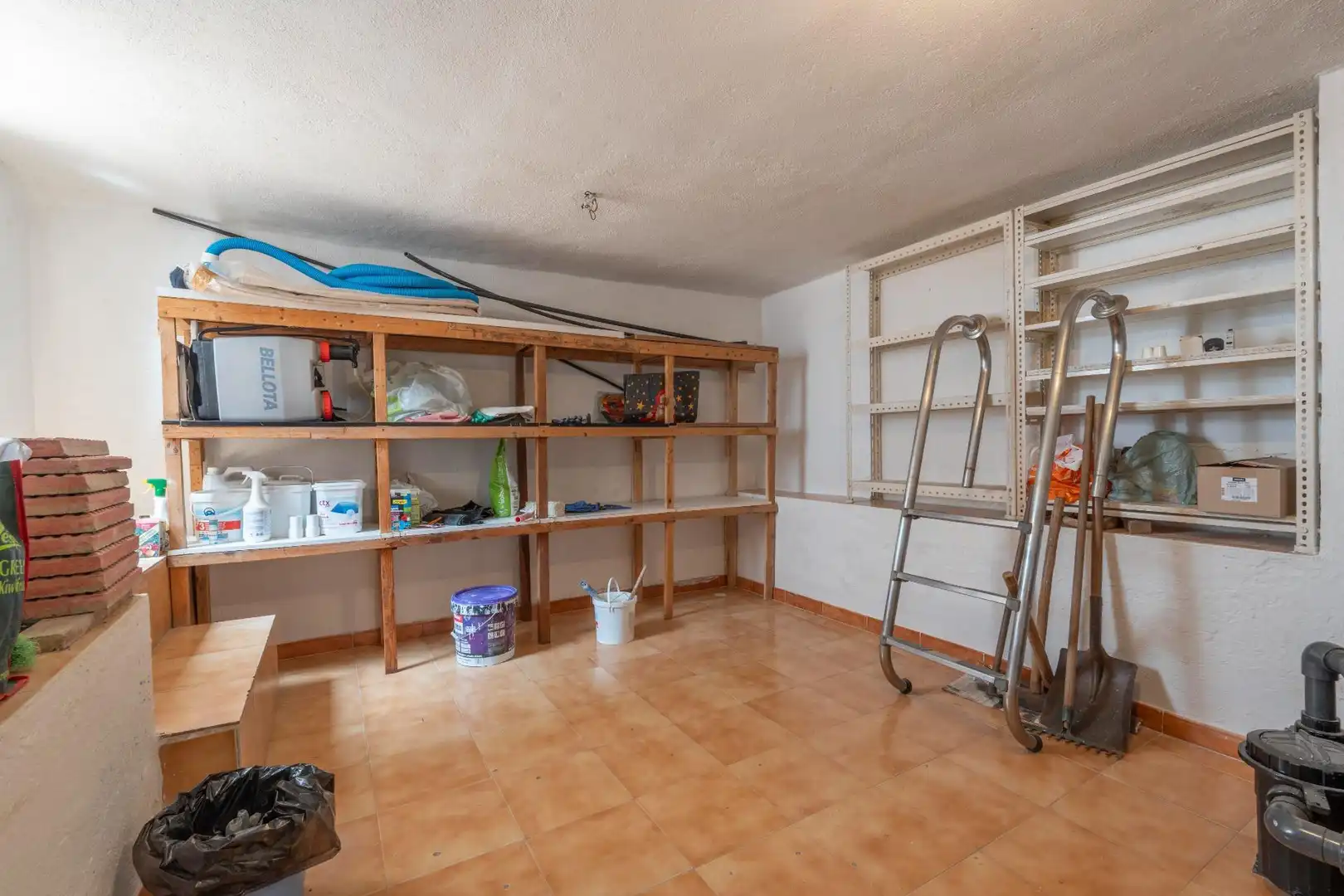 Casa aparellada amb piscina en venda a Avenida Europa, imagen 67