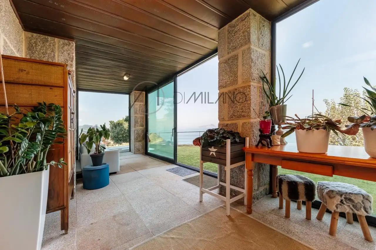 Casa o chalet en venta en Nigrán con Calefacción, Jardín privado y Parquet