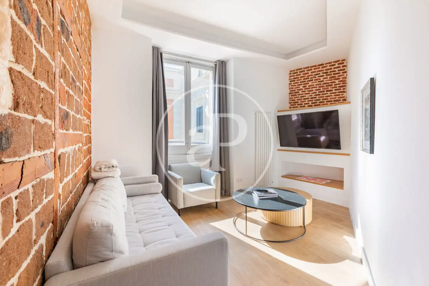 Living room of Flat for rent in Madrid  with Air Conditioner, Heating and Furnished