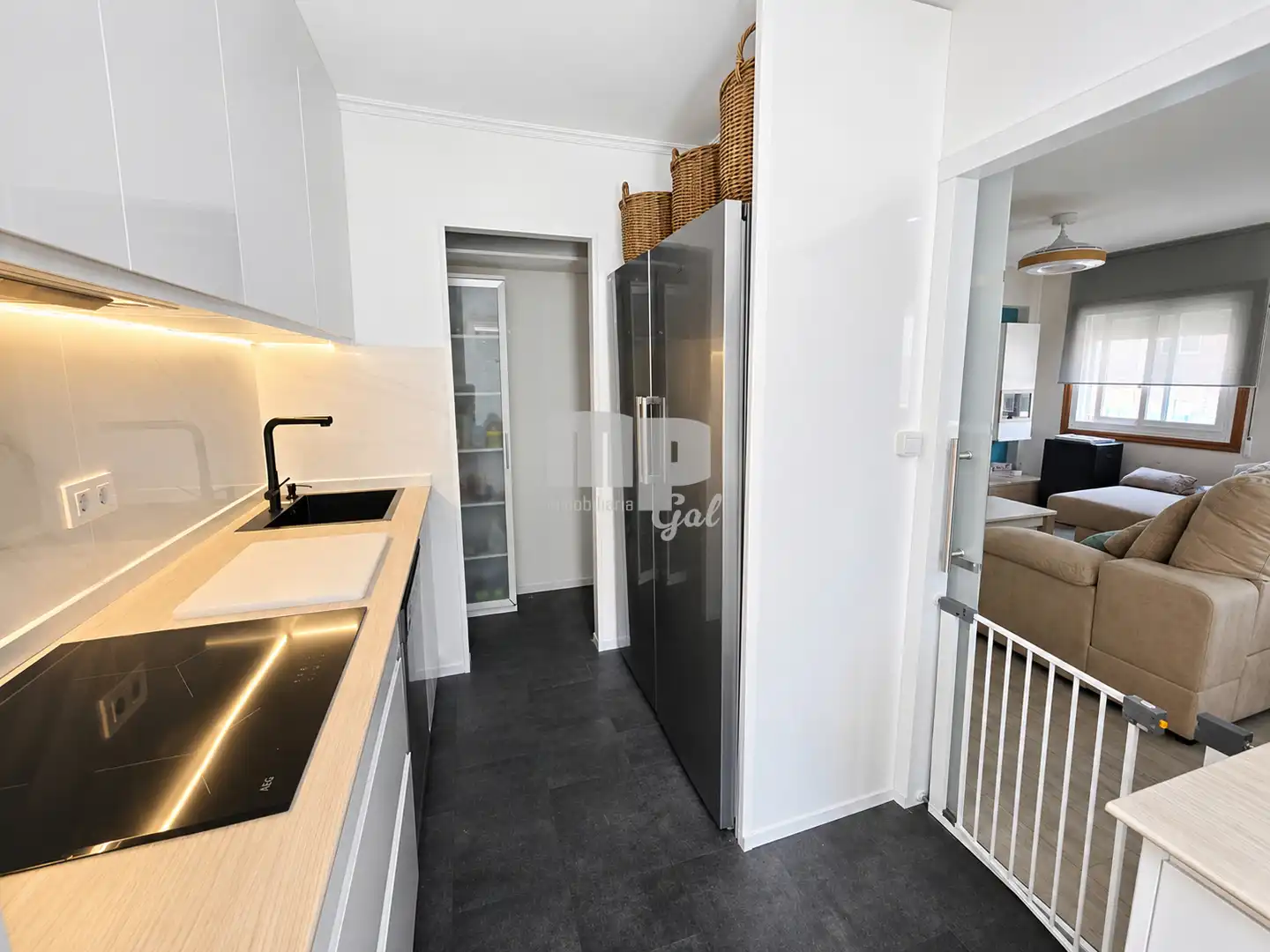 Kitchen of Flat for sale in Vigo   with Heating