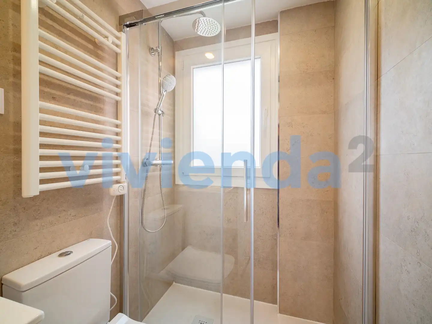 Badezimmer von Wohnung zur Miete in Madrid mit Klimaanlage, Heizung und Terrasse