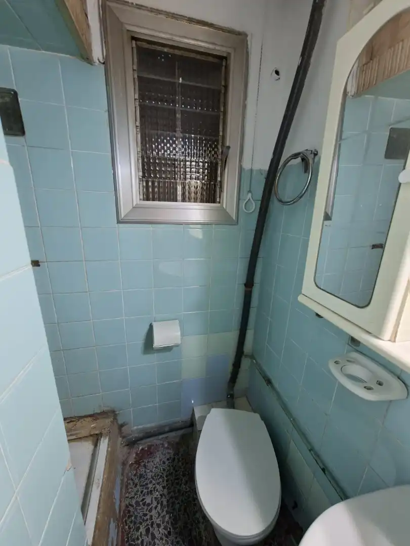 Bathroom of Flat for sale in L'Hospitalet de Llobregat  with Heating, Oven and Balcony