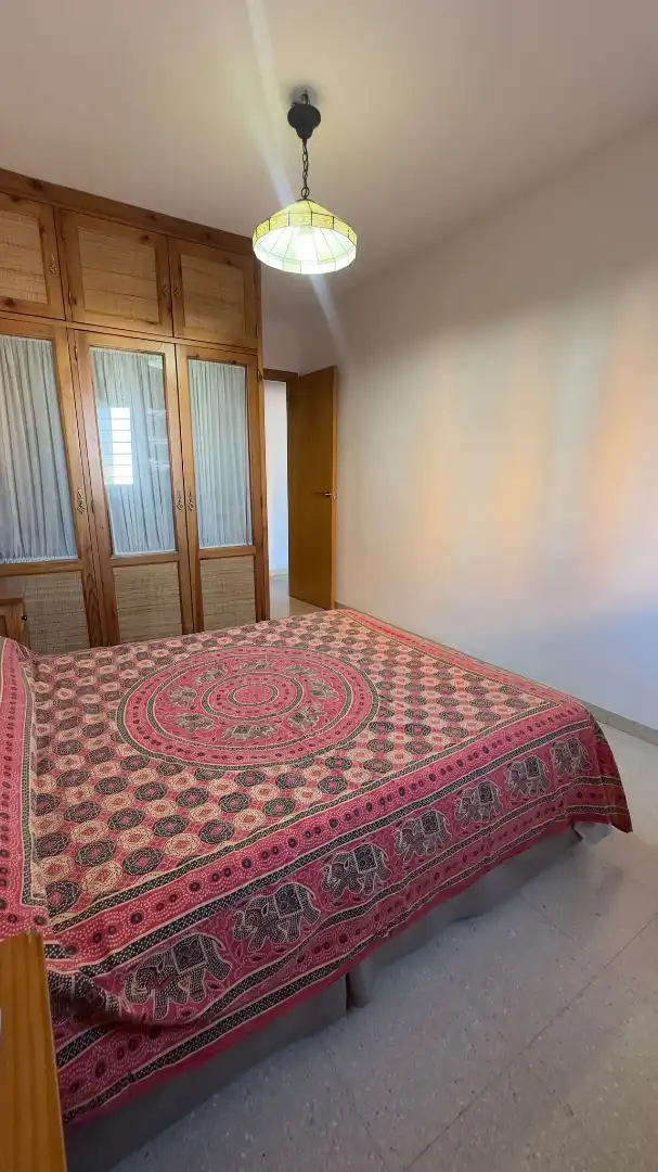 Schlafzimmer von Wohnung zum Verkauf in Camas mit Klimaanlage