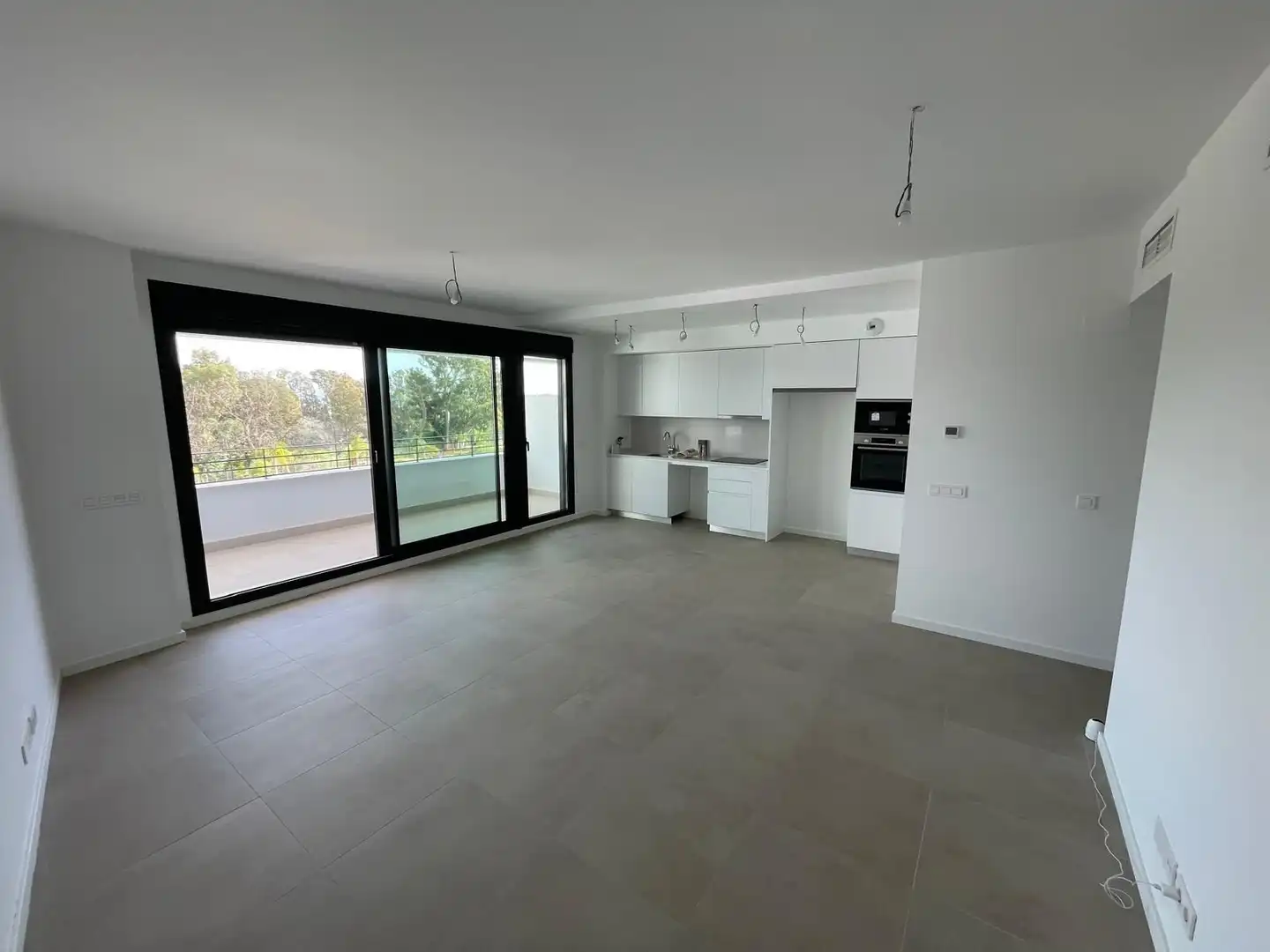 Sala de estar de Apartamento en venta en Torremolinos con Aire acondicionado, Terraza y Piscina comunitaria