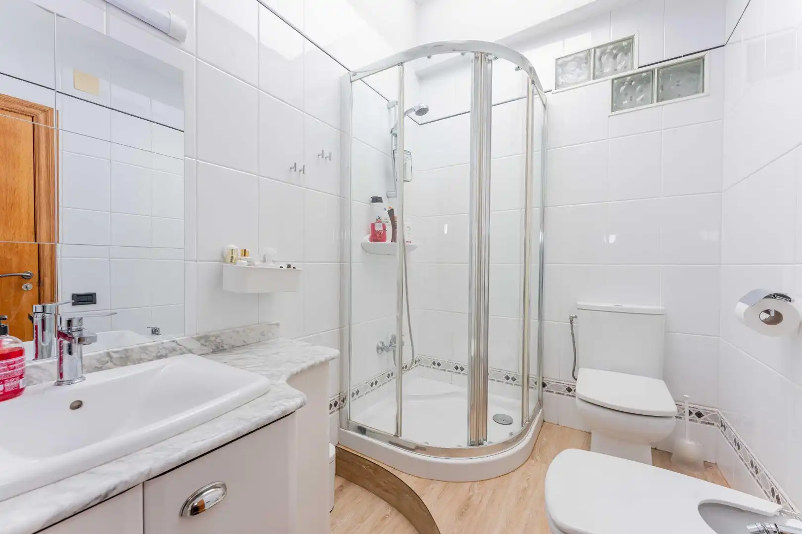 Bathroom of Flat for sale in Castelldefels  with Air Conditioner, Heating and Parquet flooring