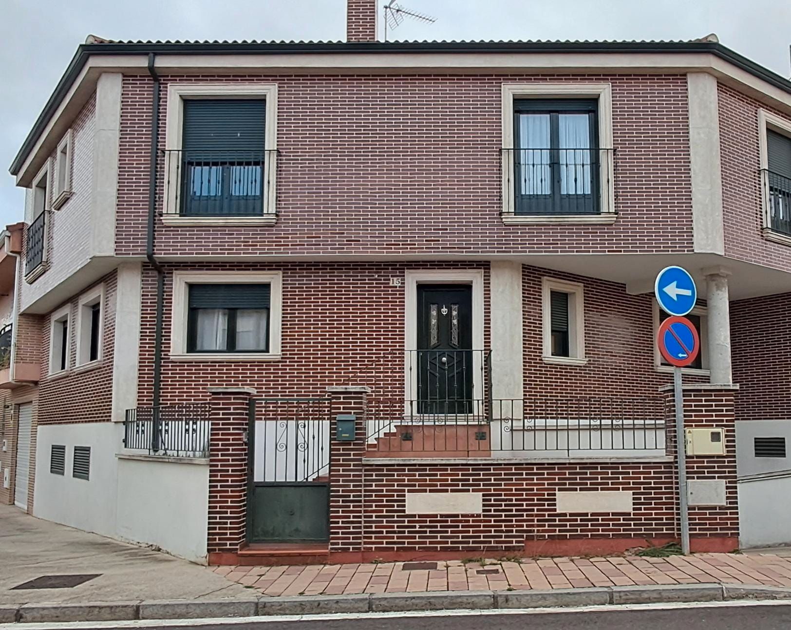 Vista exterior de Casa o xalet en venda en Valladolid Capital amb Calefacció, Terrassa i Traster