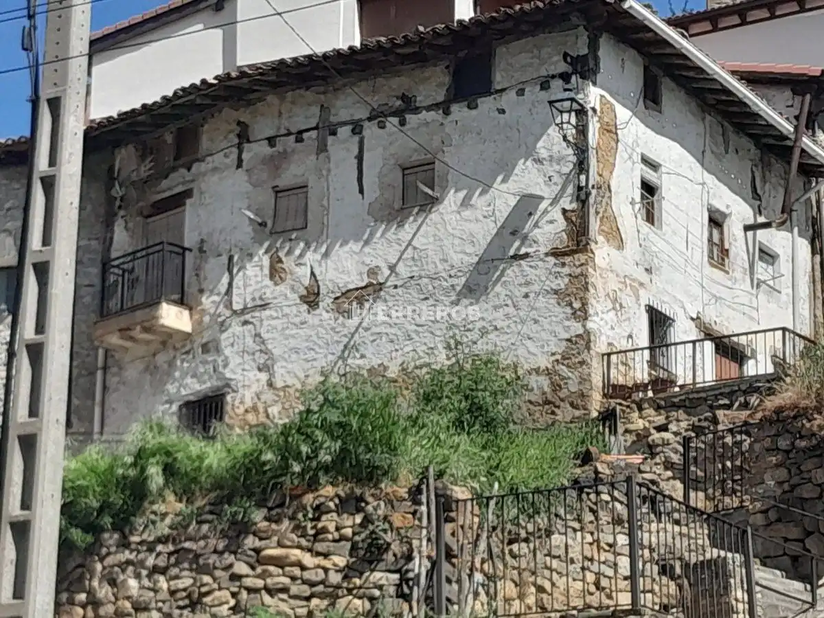 Vista exterior de Casa adosada en venta en Villoslada de Cameros con Calefacción