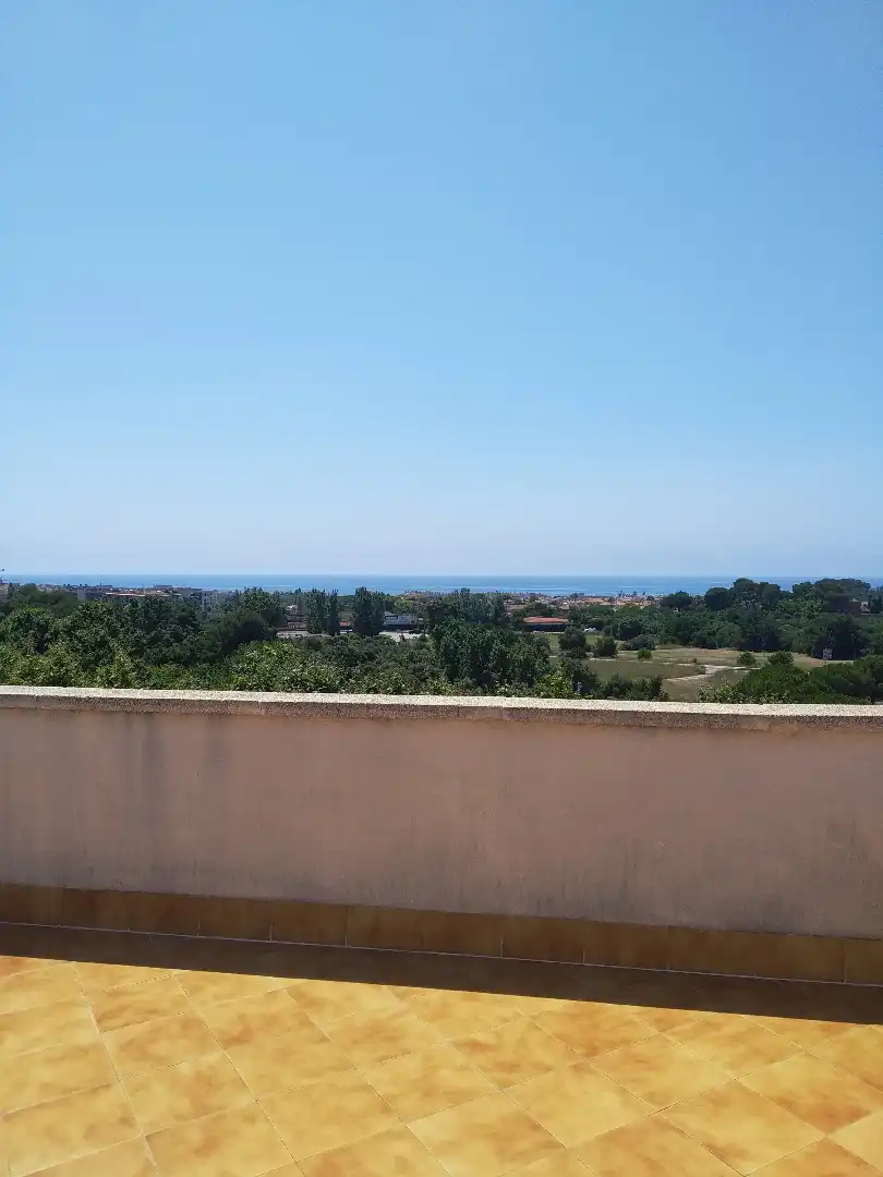 Dachboden zum Verkauf in Cambrils mit Klimaanlage, Heizung und Terrasse