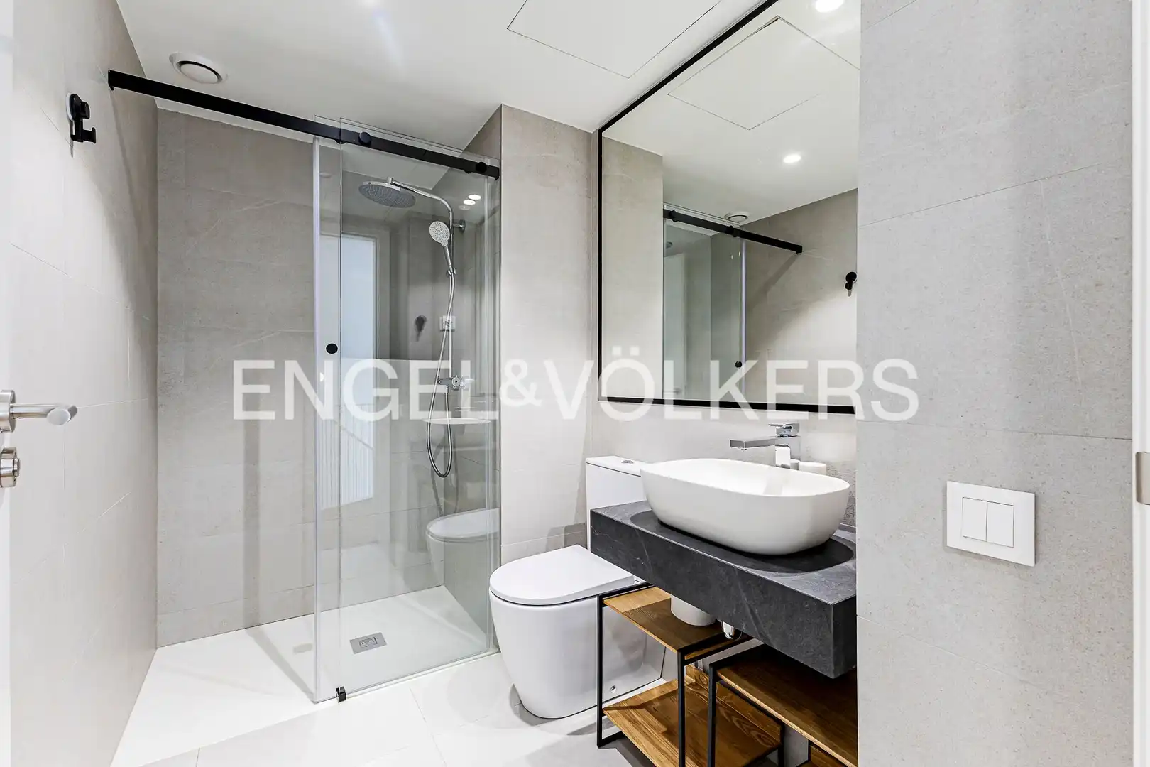 Bathroom of Duplexes for rent in Barcelona  with Air Conditioner, Heating and Private garden