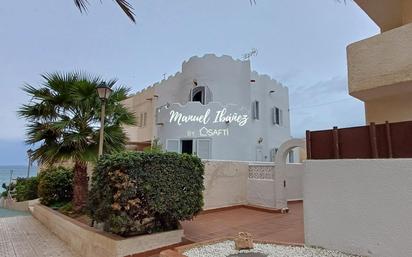 Exterior view of Single-family semi-detached for sale in La Manga del Mar Menor  with Air Conditioner and Terrace