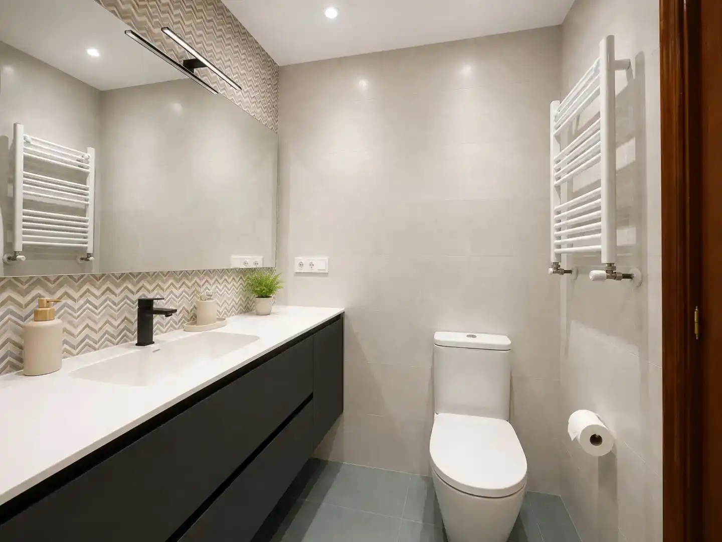 Bathroom of Flat for sale in Andoain  with Air Conditioner and Balcony