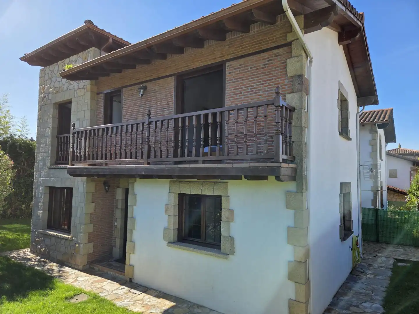 Vista exterior de Casa adosada en venda en Ribamontán al Monte amb Calefacció, Jardí privat i Terrassa